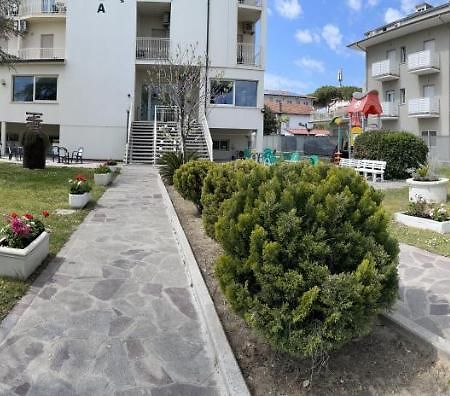 Hotel Amedea Cervia Exterior foto
