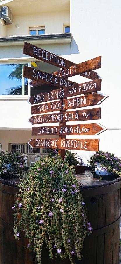 Hotel Amedea Cervia Exterior foto