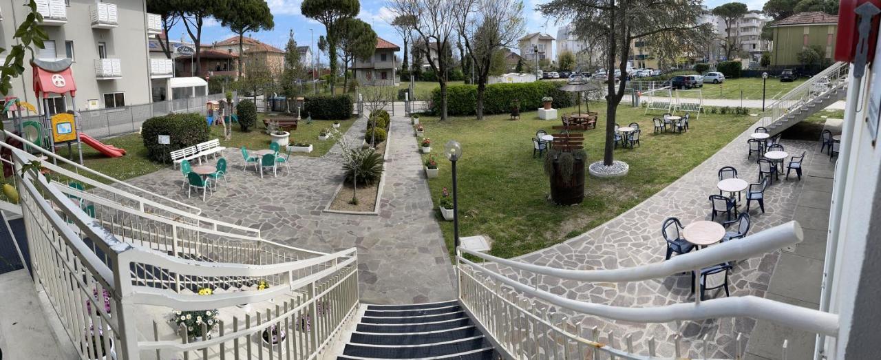 Hotel Amedea Cervia Exterior foto